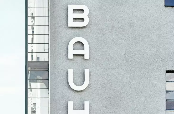 The style originated at the Staatliches Bauhaus art school in Germany