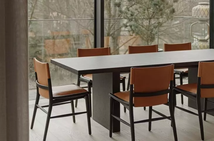 Glazed dining room makes an impressive impression