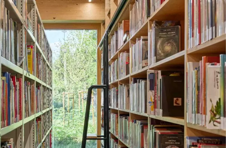 Library in Choszczówka