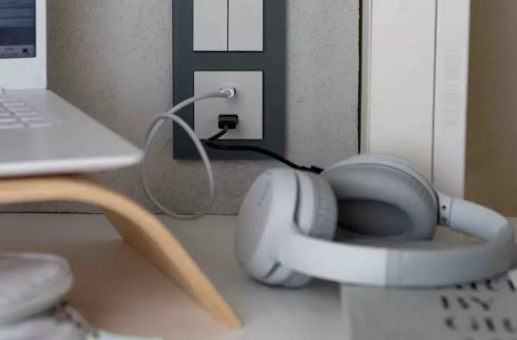 Lighting and wiring accessories from Kontakt-Simon