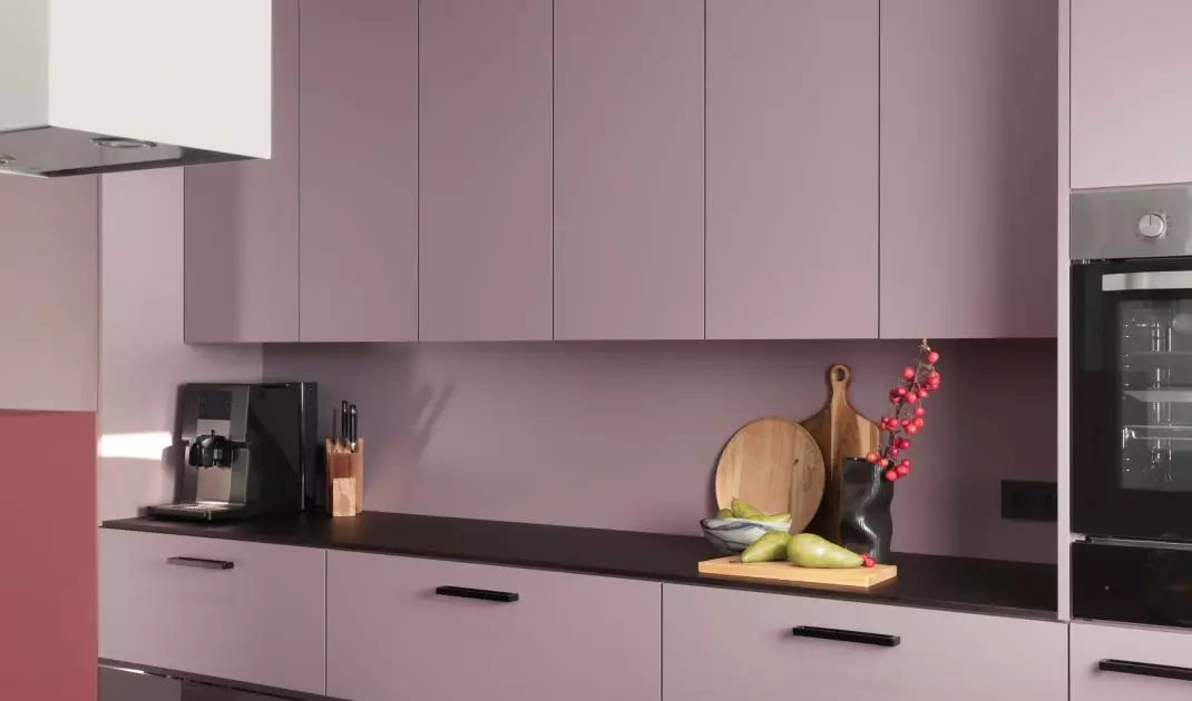 In a colorful kitchen, it is very important to choose the right lighting