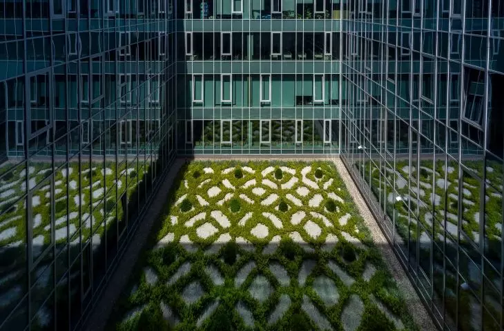Dörken, courtyard in the UW Department of Neophilology building