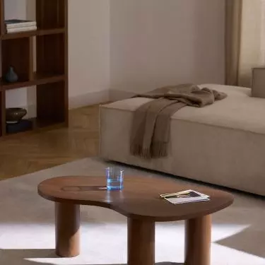Furniture in shades of dark brown will add elegance to the space
