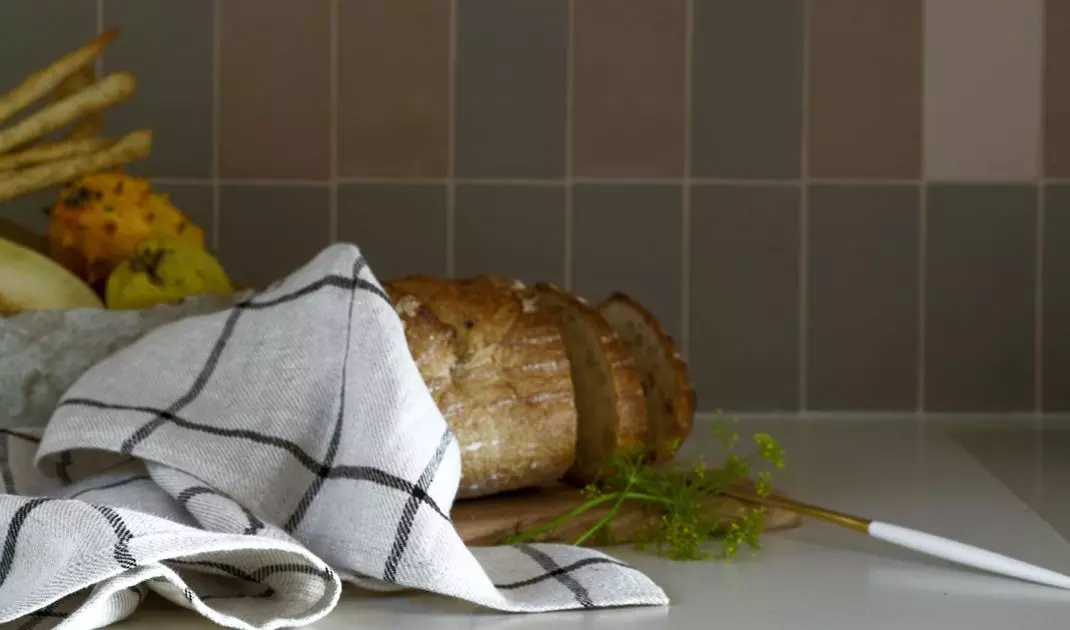 We wnętrzu dominują barwy ziemi