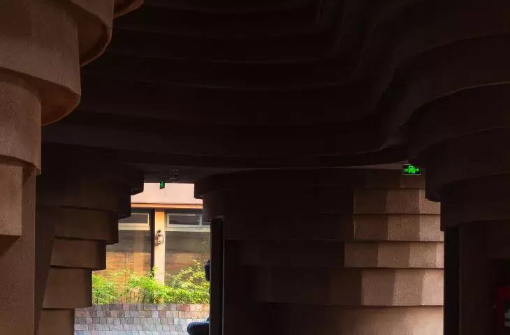 Clay pillars