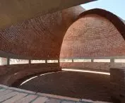 Wnętrze spiralnego budynku