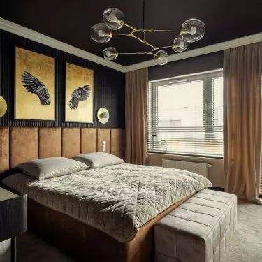 The arrangement combines elegance with coziness