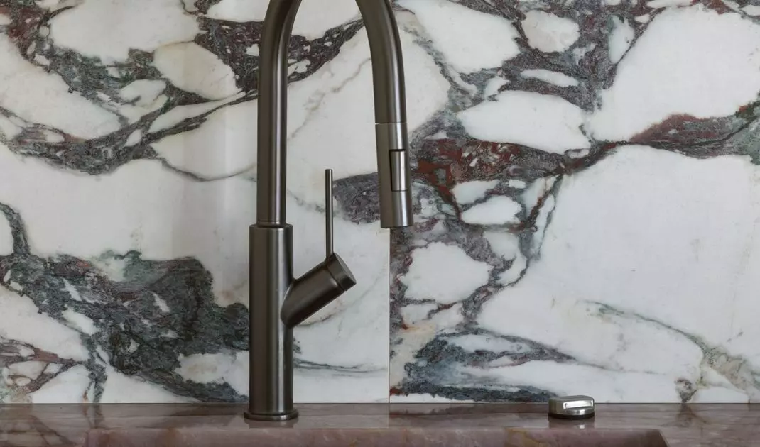 The use on the tiles combines shades of white, cream and burgundy