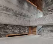 Rockfon Mono Acoustic ceiling in the foyer of the Polish History Museum in Warsaw.