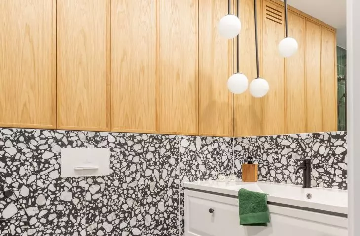 Wooden elements balance patterned tiles