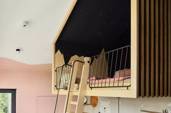 Mezzanine bedroom resembles a tree house