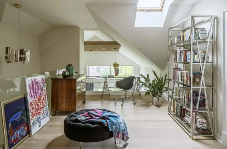 On the mezzanine was arranged a home office