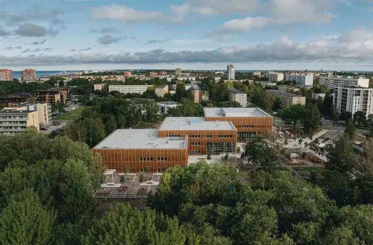Widok na Pelgulinna State Secondary School z lotu ptaka