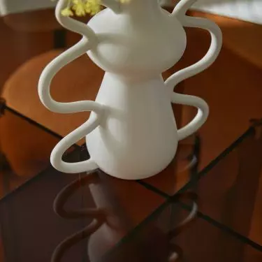 The interestingly shaped vase will be the perfect addition to a Squiggle Memphis style interior