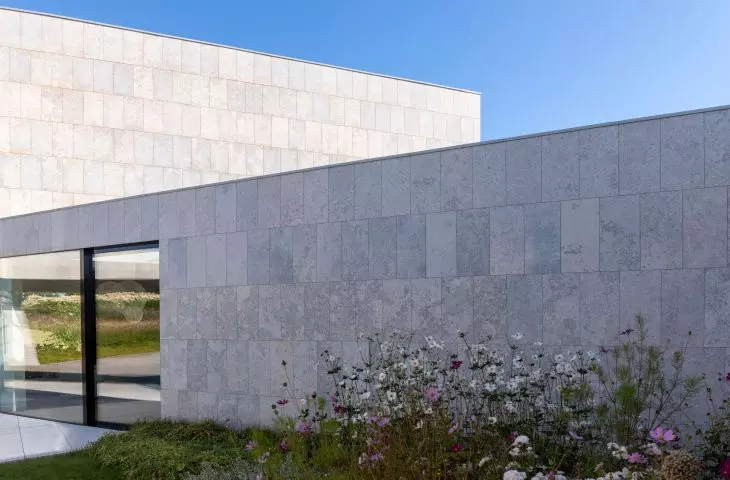 Loop house - natural stone walls