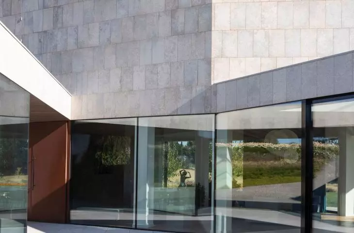 Loop house - view of the inner courtyard