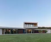 Dom Loop – przeszklenia od strony jeziora