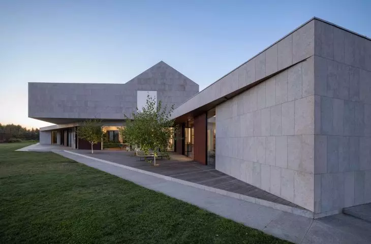 Loop house - plantings