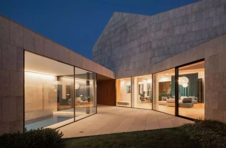 Loop House