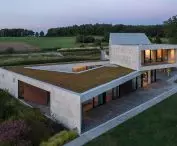 Loop house - green roofs