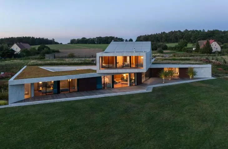 Loop house - view from the lake at dusk