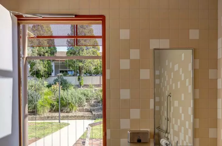 Community center in Hurlstone Park - view of the bathroom