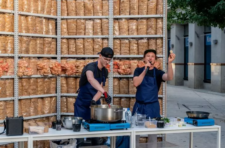 Działania performatywne przed instalacją