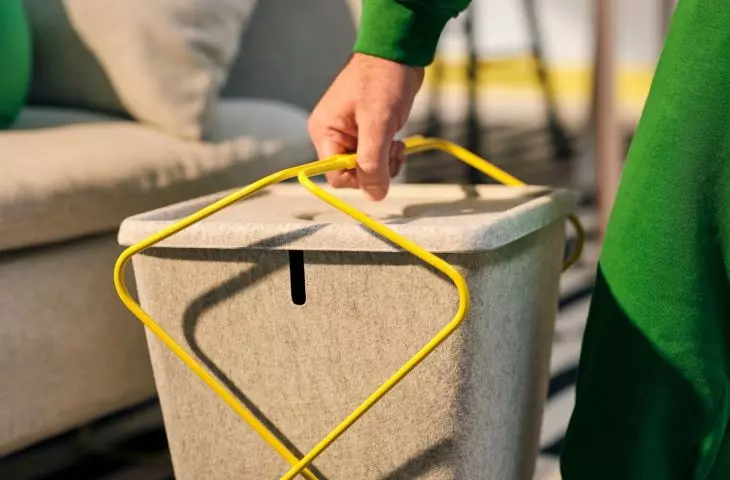 Practical handles make it easy to carry the basket to any location