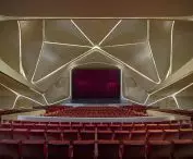Centrum Sztuki w Zhuhai  —  wnętrze Grand Theatre