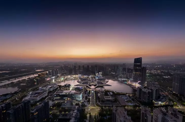 Widok na Centrum Sztuki w Zhuhai z lotu ptaka