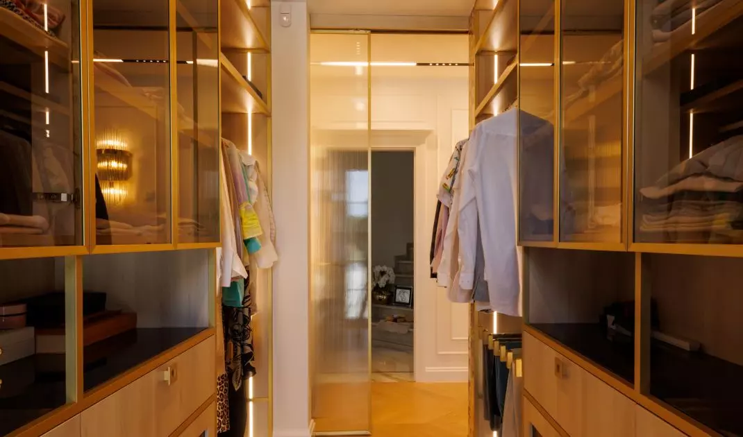 W skład master bedroom wchodzi także garderoba