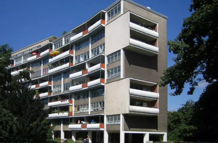 budynek wielorodzinny stworzony na potrzeby 1. wystawy Interbau w Berlinie, projekt Waltera Gropiusa i grupy TAC