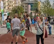 The creation of a playground in such a close downtown area would seem to be a rather breakneck assumption... and meanwhile, the new development of Consent Square attracts the youngest children even during bad weather!