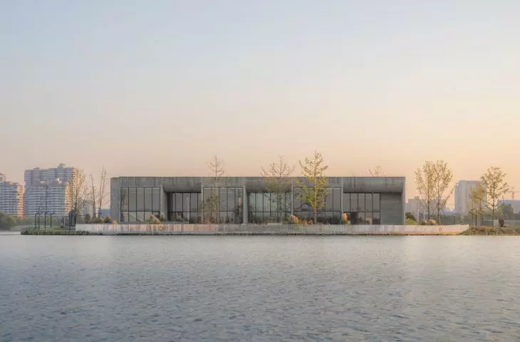 Ginkgo Gallery forms strong bond with landscape and lake