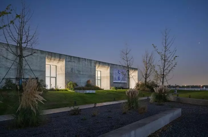 The modest body of the Ginkgo Gallery 