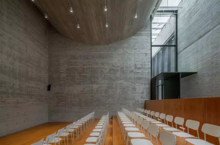 Ginkgo Gallery's auditorium is covered with a wooden floor