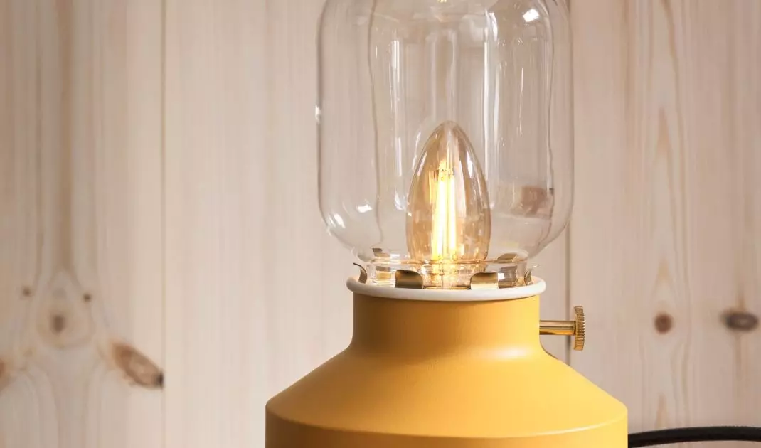 Dimmable table lamp will make it easy to create a cozy atmosphere 