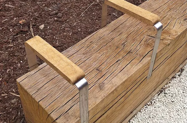 ekologiczne, międzypokoleniowe ogródki miejskie w Parku de la Villette w Paryżu, przystosowane do potrzeb dzieci, a także mieszkańców starzejących się, siedzących, stojących lub na wózku inwalidzkim