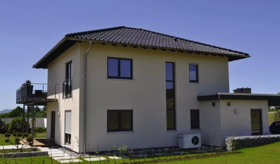 You can also use a heat pump to cool a building