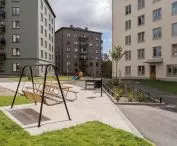 przykład budynków w Tensta pokazuje, jak wczesna współpraca z wykonawcą może przełożyć się na powodzenie całej inwestycji; zdecydowano się tam na układ urbanistyczny złożony z punktowców 