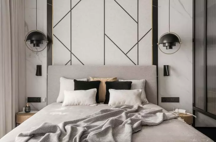 The bed was custom-made according to the architect's design