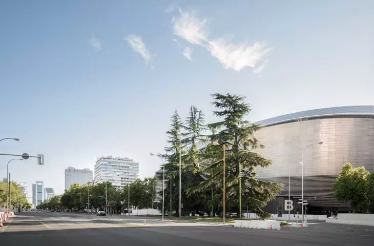 Stadion Santiago Bernabéu — widok od strony ulicy 