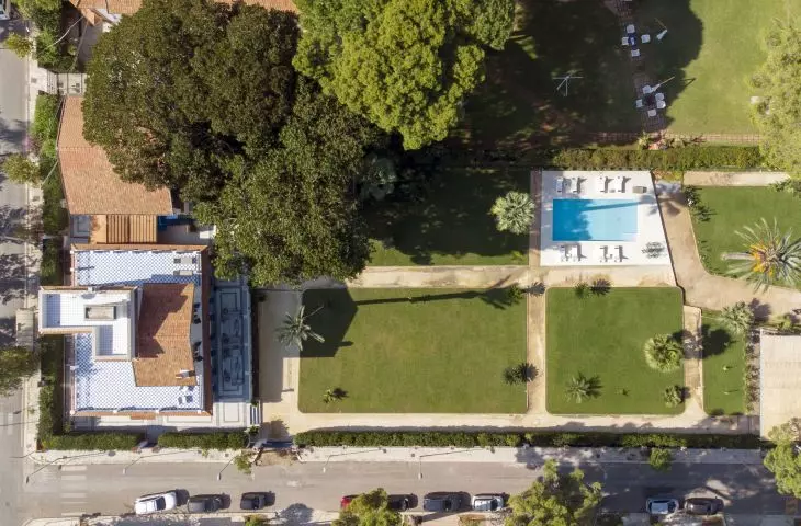 The property has more than 400 m2