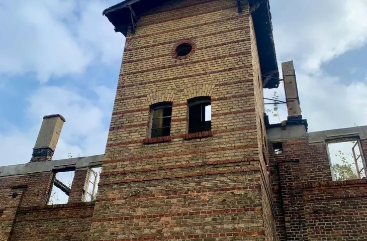 Budynek  dawnej zajezdni w Oliwie wzniesiono w 1873 r.