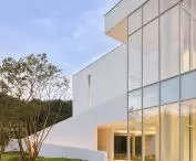 Sorol Art Museum - view of the facade and pool