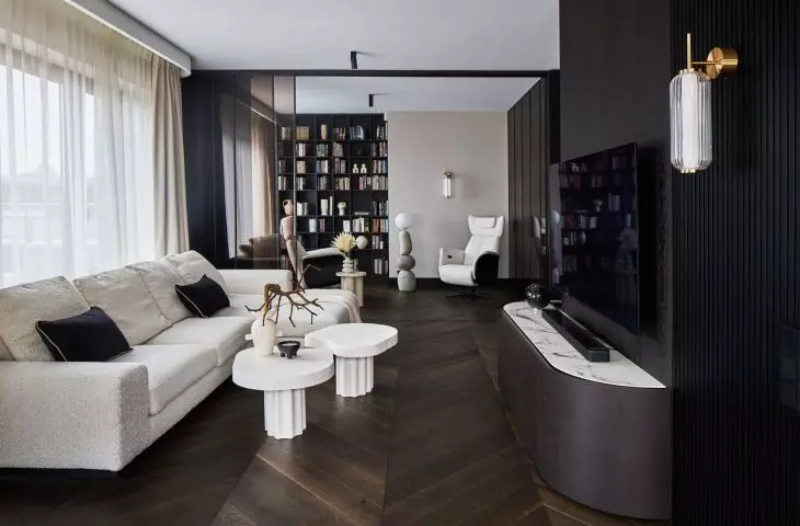 In the living room you will find lighter colors