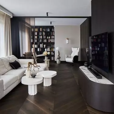 In the living room you will find lighter colors