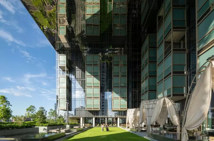 Hotel Pan Pacific Orchard w Singapurze — widok na taras plażowy 