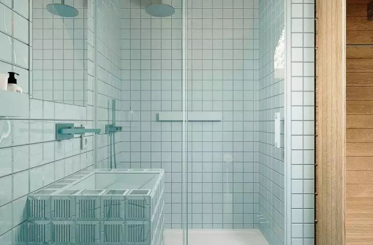 bathroom (barn)