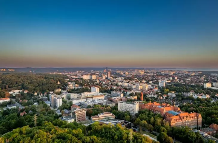 The grounds of the Academic Sports Center are separated from the main part of the PG campus by Zwycięstwa Avenue